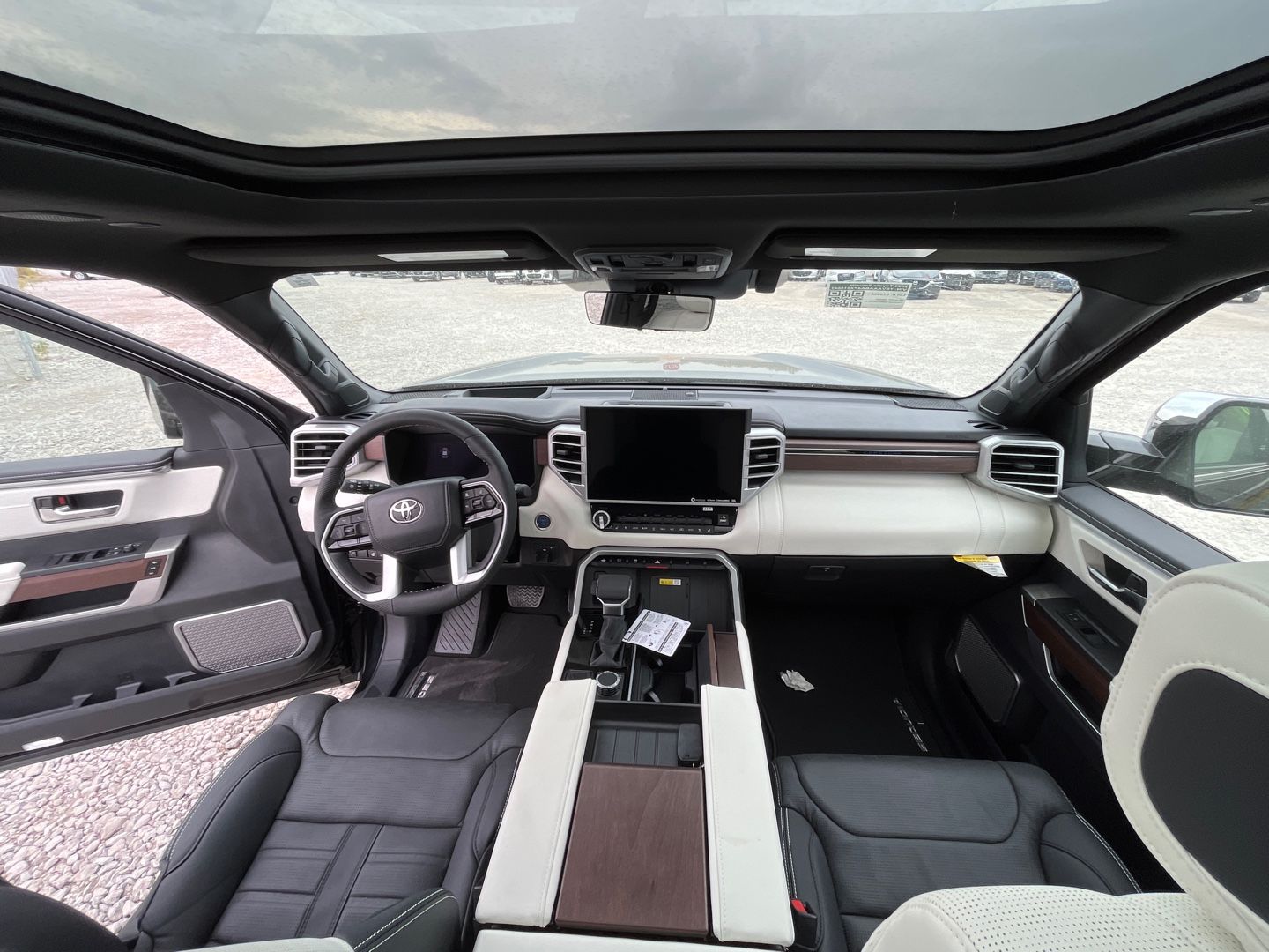 Toyota Sequoia Capstone 2023