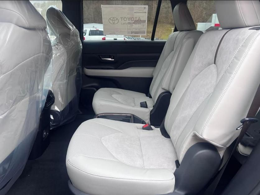 Toyota Grand Highlander Hybrid MAX Platinum 2024