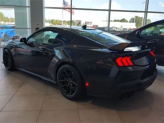 Ford Mustang Dark Horse Premium 2024