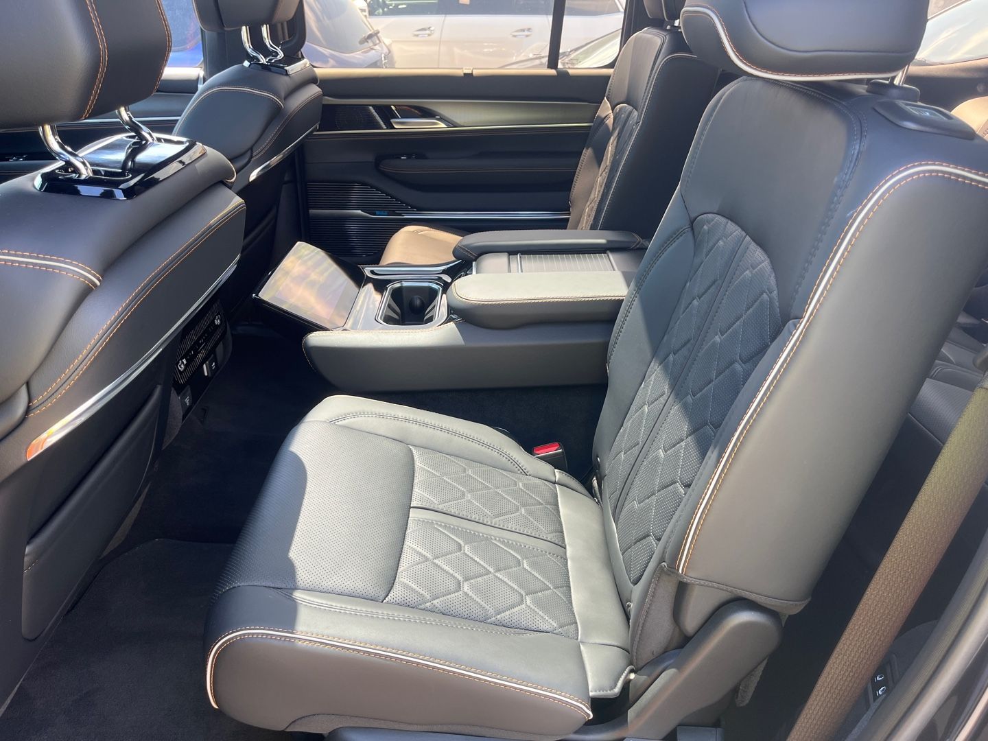 Jeep Wagoneer Grand Series III Obsidian 2023