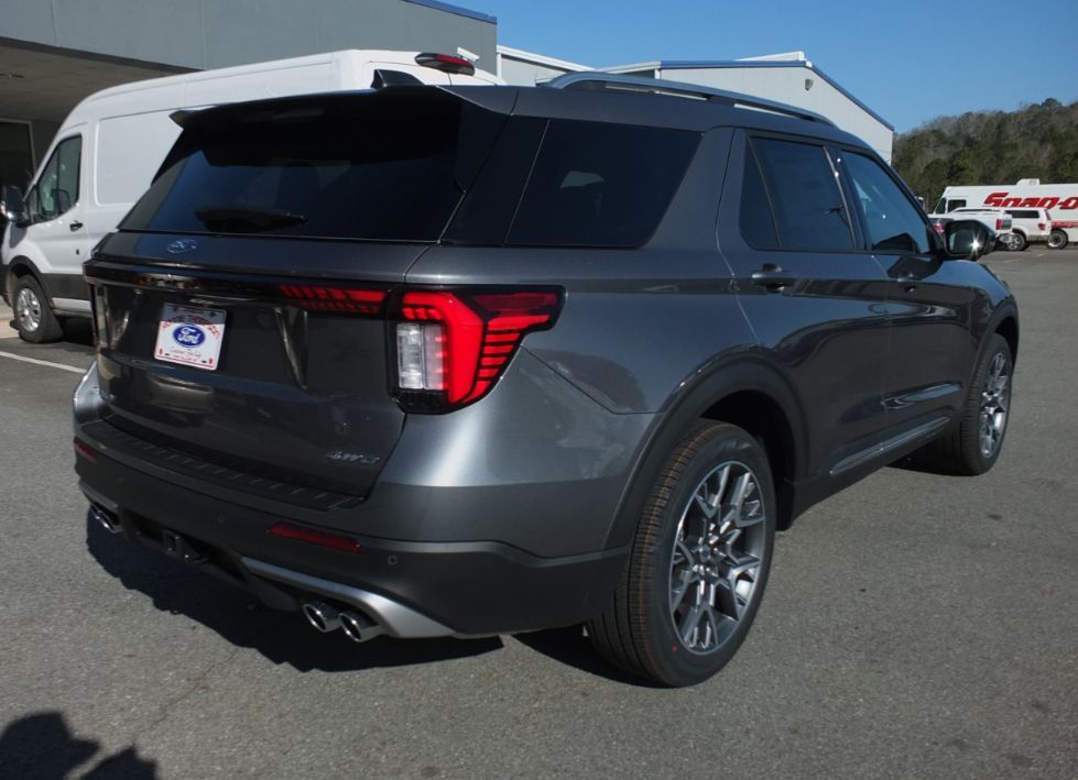 Ford Explorer Platinum 2025