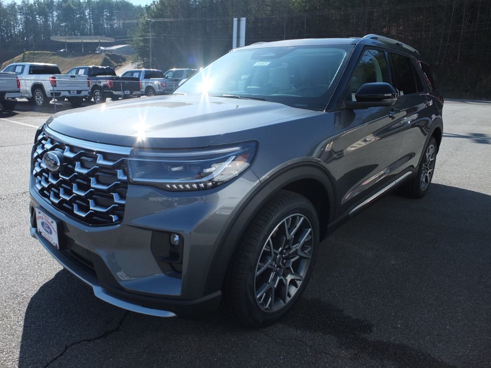 Ford Explorer Platinum 2025