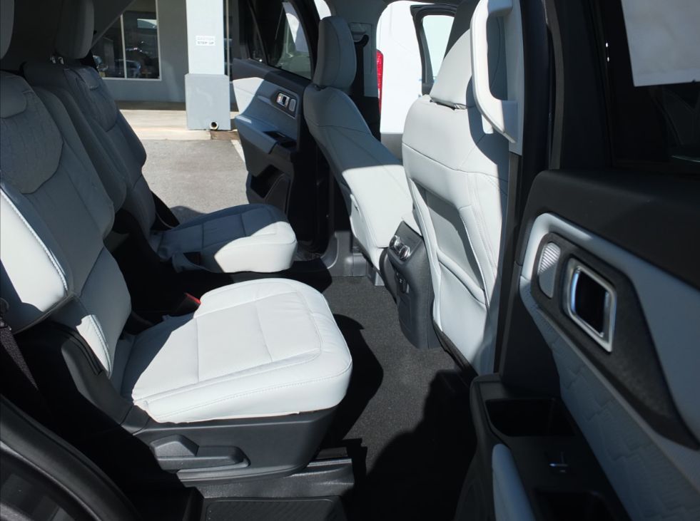 Ford Explorer Platinum 2025