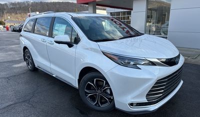 Toyota Sienna Platinum 2025