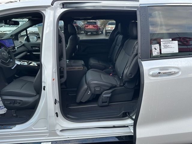 Toyota Sienna Platinum 2025