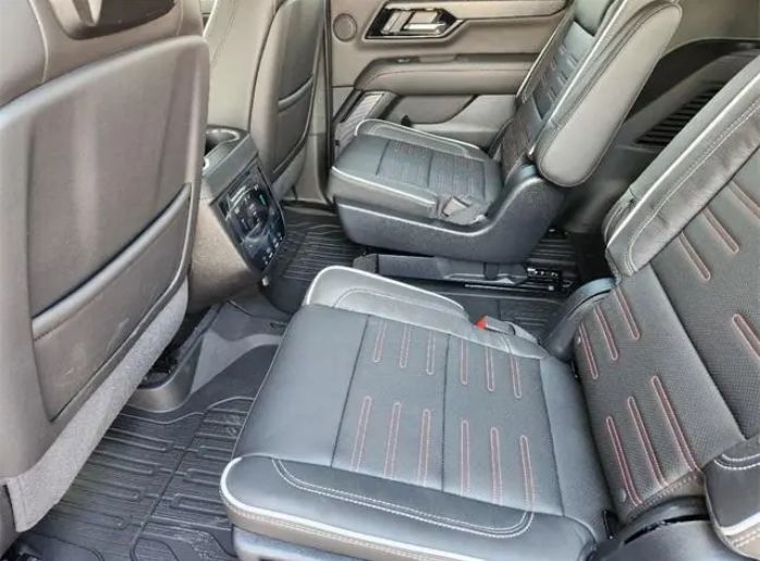 GMC Yukon AT4 Ultimate 2025