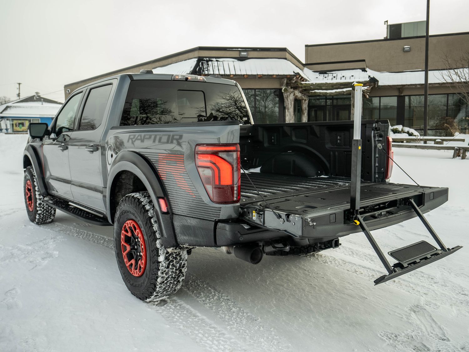 Ford F-150 Raptor R  2025
