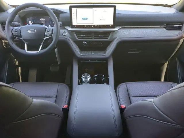 Ford Explorer Platinum 2025