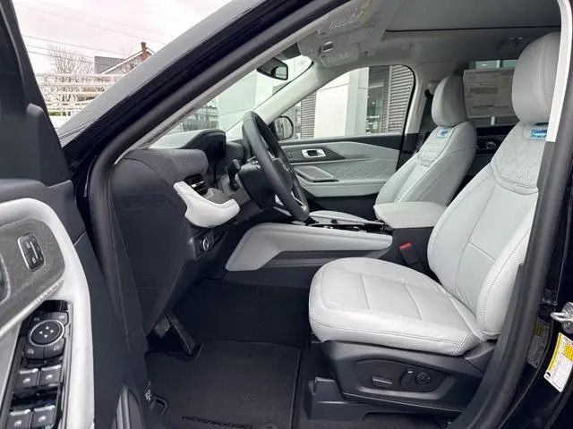 Ford Explorer Platinum 2025