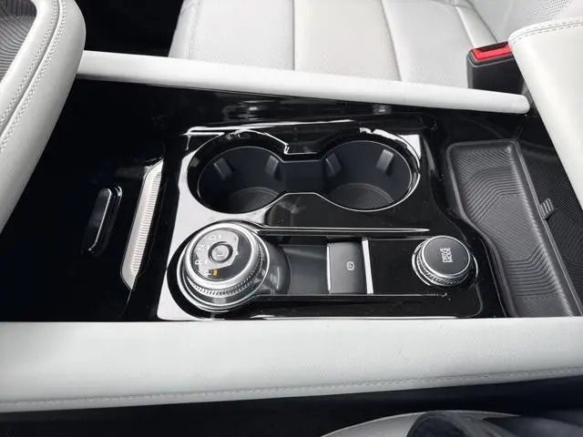 Ford Explorer Platinum 2025