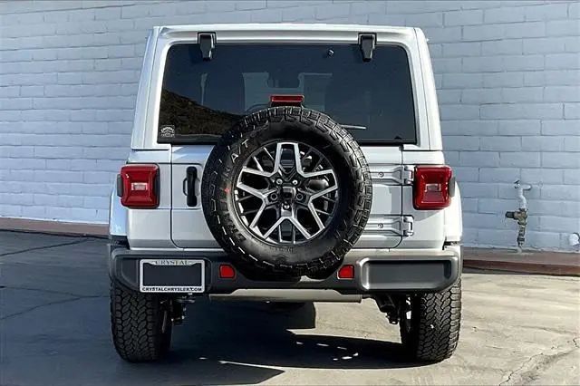 Jeep Wrangler Sahara 2025