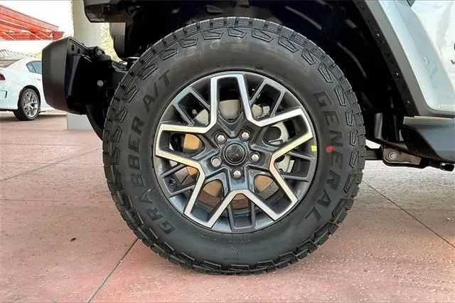 Jeep Wrangler Sahara 2025