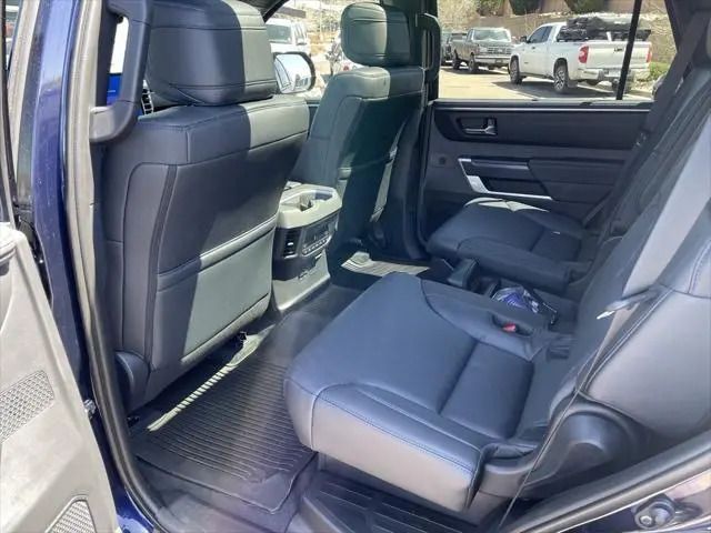 Toyota Sequoia Platinum 2025