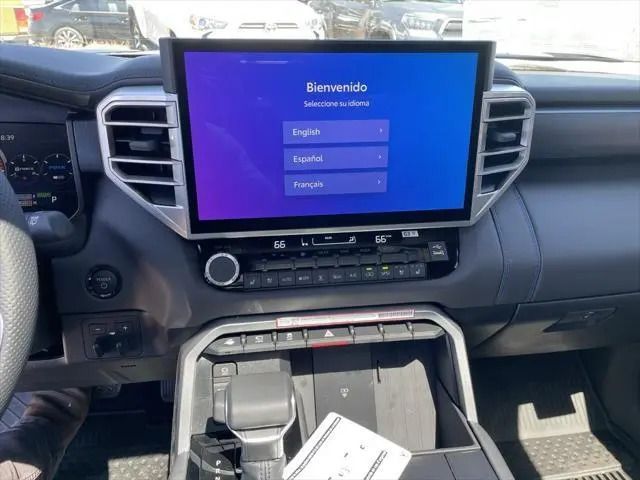 Toyota Sequoia Platinum 2025