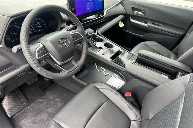 Toyota Sienna Woodland Edition 2025