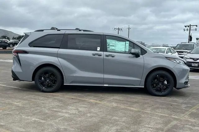 Toyota Sienna Woodland Edition 2025