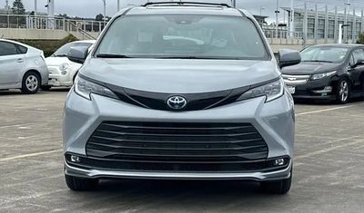 Toyota Sienna Woodland Edition 2025