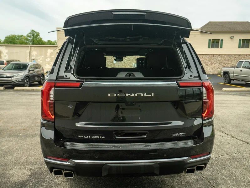 GMC Yukon Denali Ultimate 2025