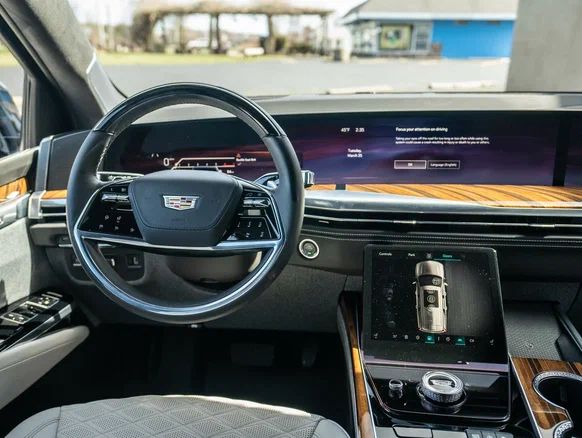 Cadillac Escalade Premium Luxury Platinum  ESV 2025