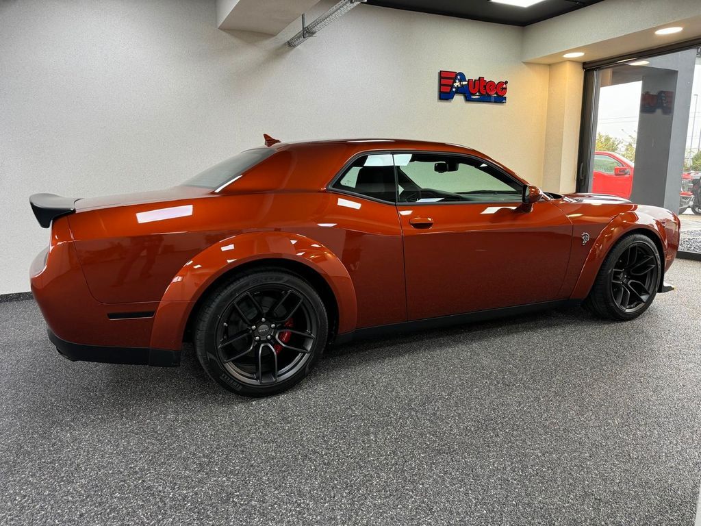 Dodge Challenger SRT Hellcat Widebody Jailbreak 2023