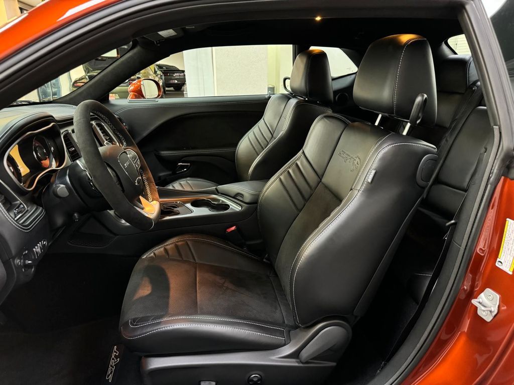 Dodge Challenger SRT Hellcat Widebody Jailbreak 2023