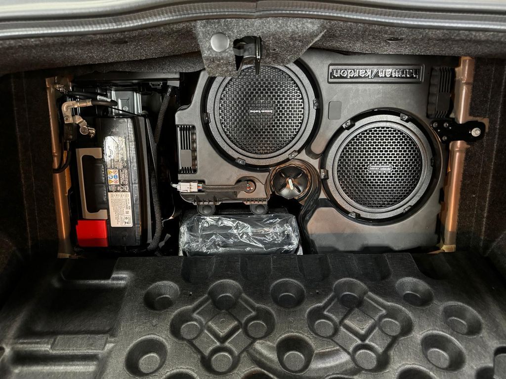 Dodge Challenger SRT Hellcat Widebody Jailbreak 2023