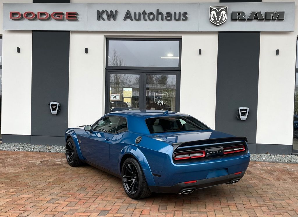 Dodge Challenger R/T Scat Pack Widebody 2023