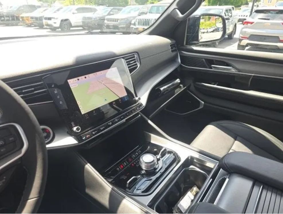 Jeep Wagoneer Overland 2025