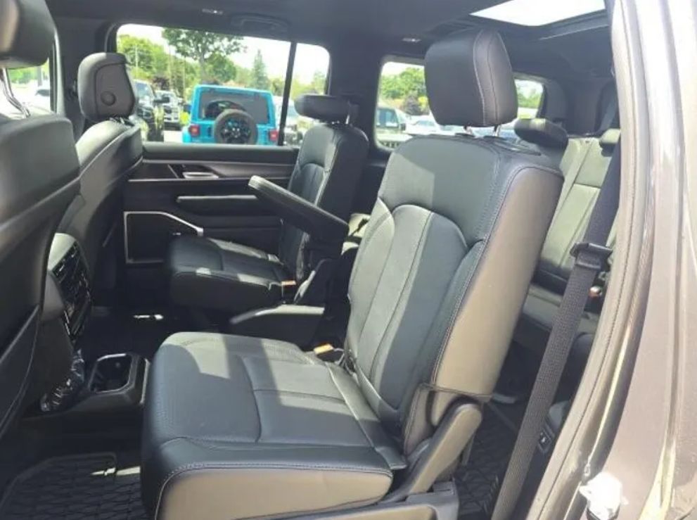 Jeep Wagoneer Overland 2025