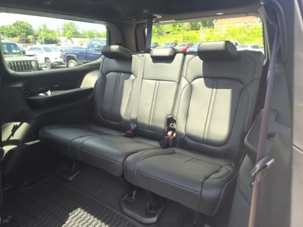 Jeep Wagoneer Overland 2025