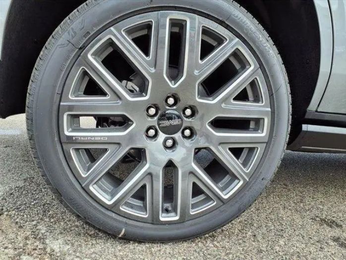 GMC Yukon Denali Ultimate 2025