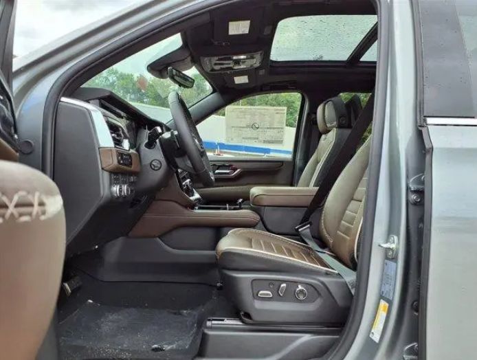 GMC Yukon Denali Ultimate 2025