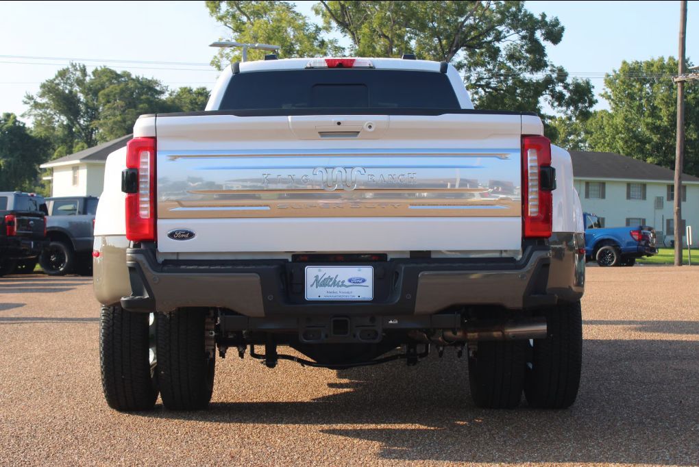 Ford F-350 King Ranch 2025