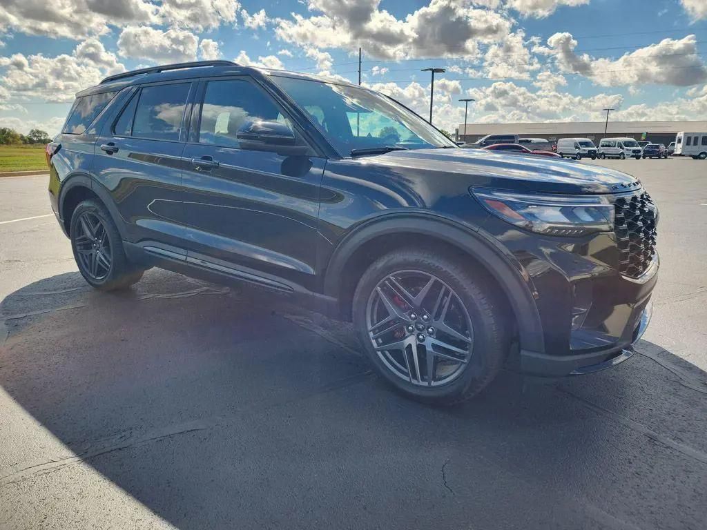 Ford Explorer ST 2025