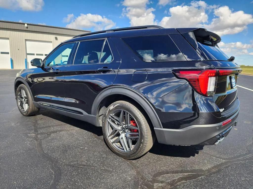 Ford Explorer ST 2025