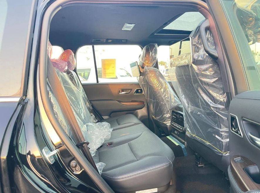 Toyota Land Cruiser 300 Premium Hybrid