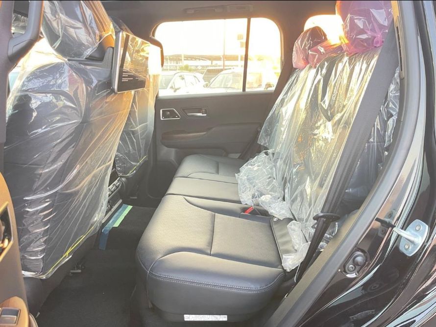 Toyota Land Cruiser 300 Premium Hybrid