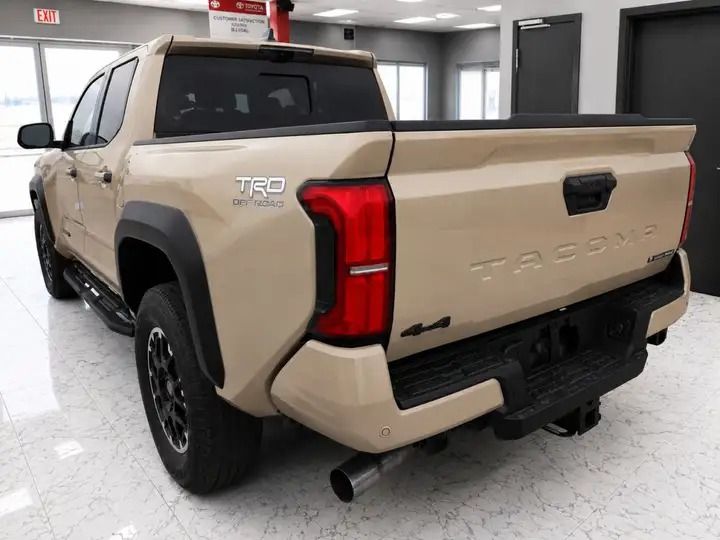 Toyota Tacoma TRD Off-Road 2026