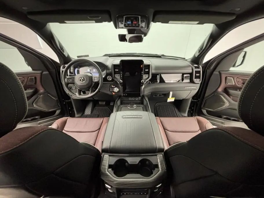 RAM 1500 Limited Night Edition 2026