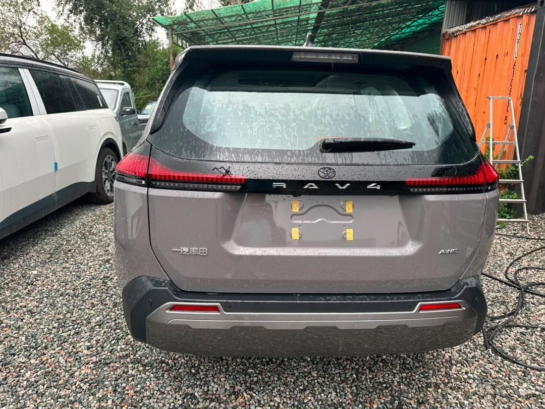 Toyota RAV4 XLE (Китай)