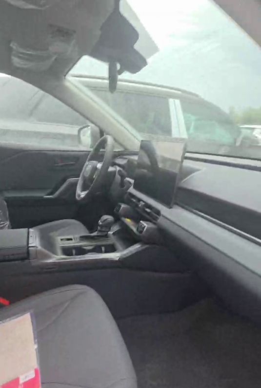 Toyota RAV4 XLE (Китай)