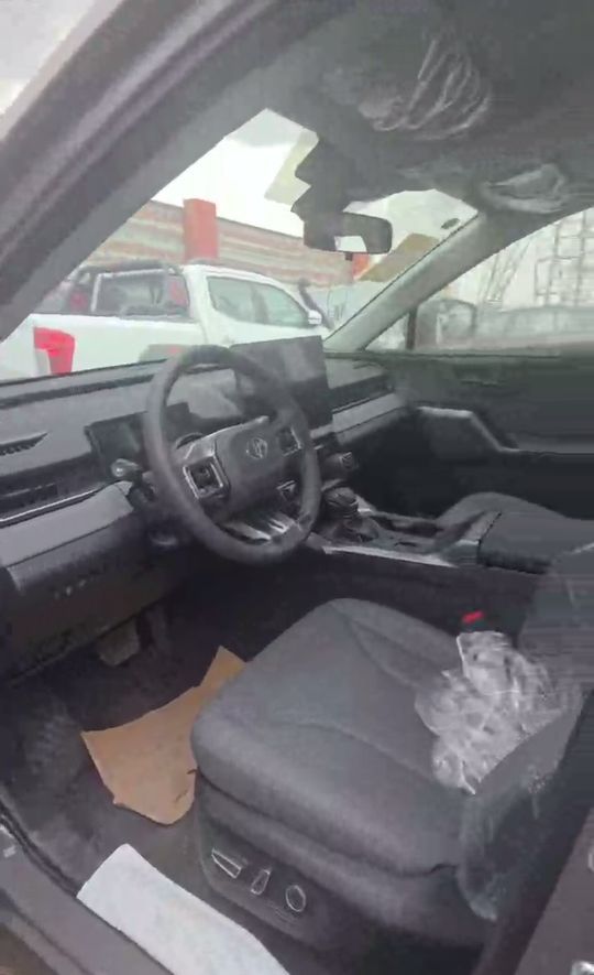 Toyota RAV4 XLE (Китай)