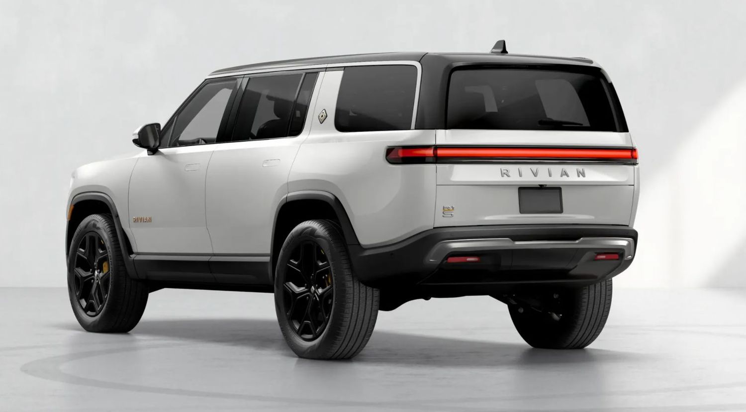 Rivian R1S Adventure 2021