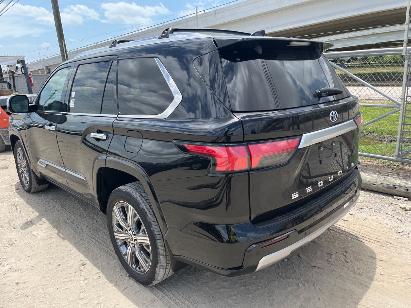 Toyota Sequoia Capstone 2023