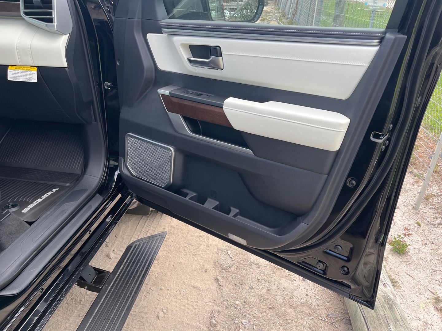 Toyota Sequoia Capstone 2023