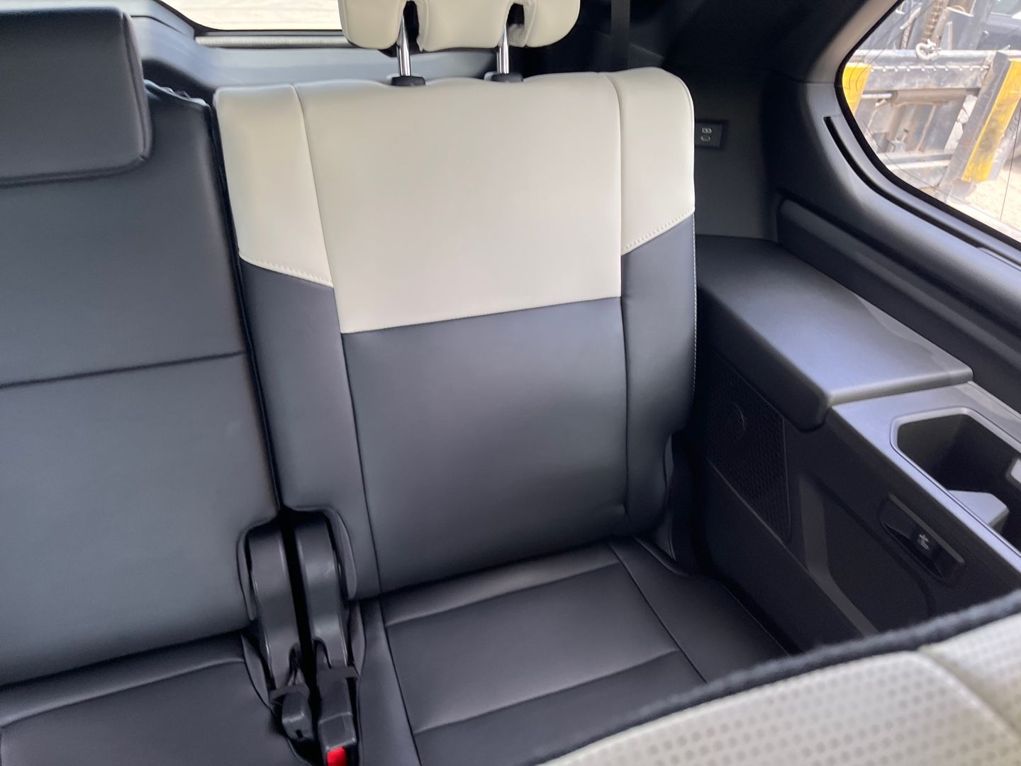 Toyota Sequoia Capstone 2023