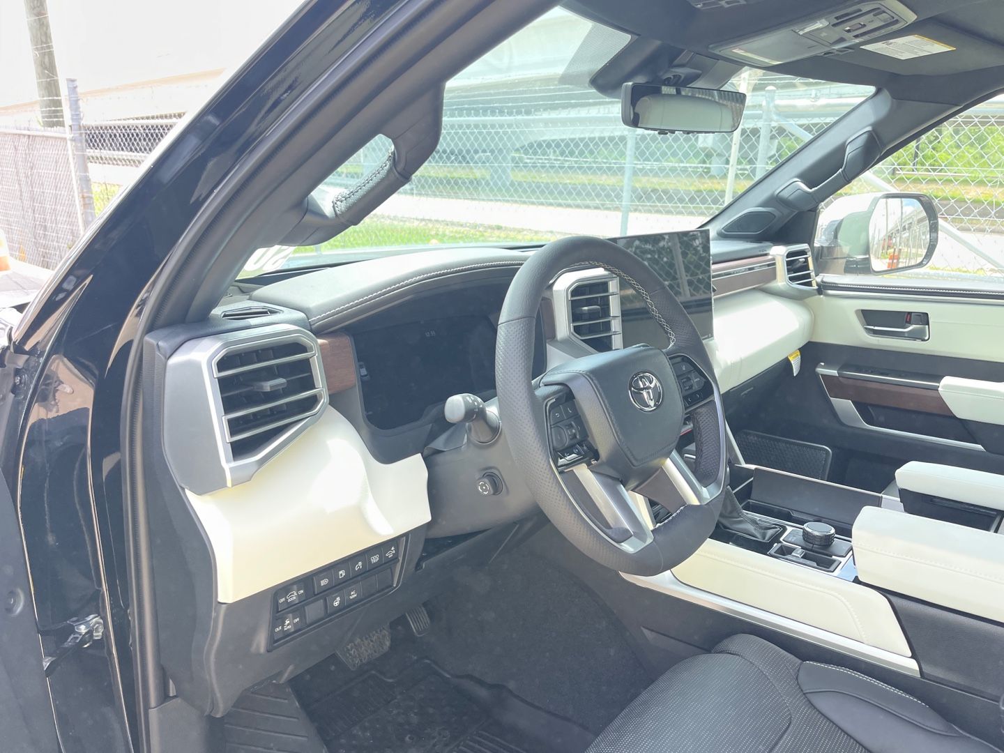 Toyota Sequoia Capstone 2023