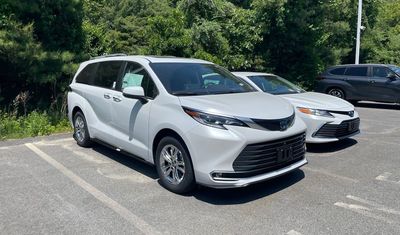 Toyota Sienna Platinum 2023