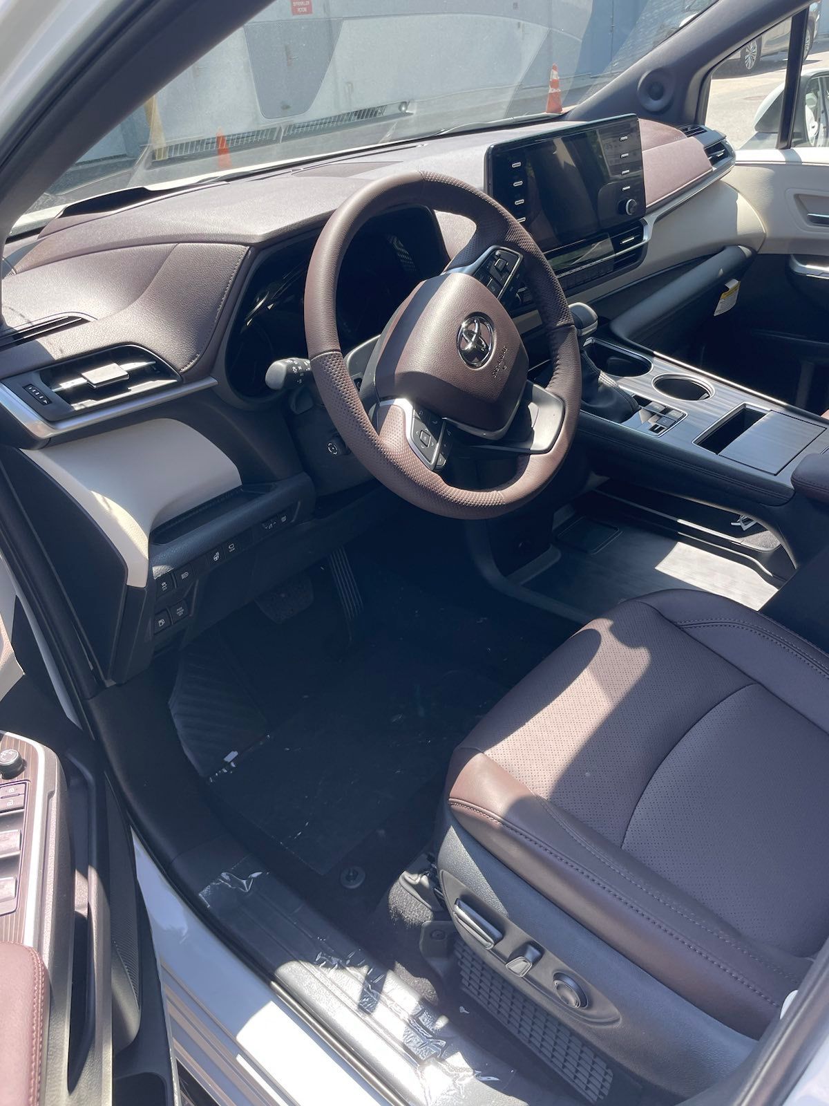 Toyota Sienna Platinum 2023