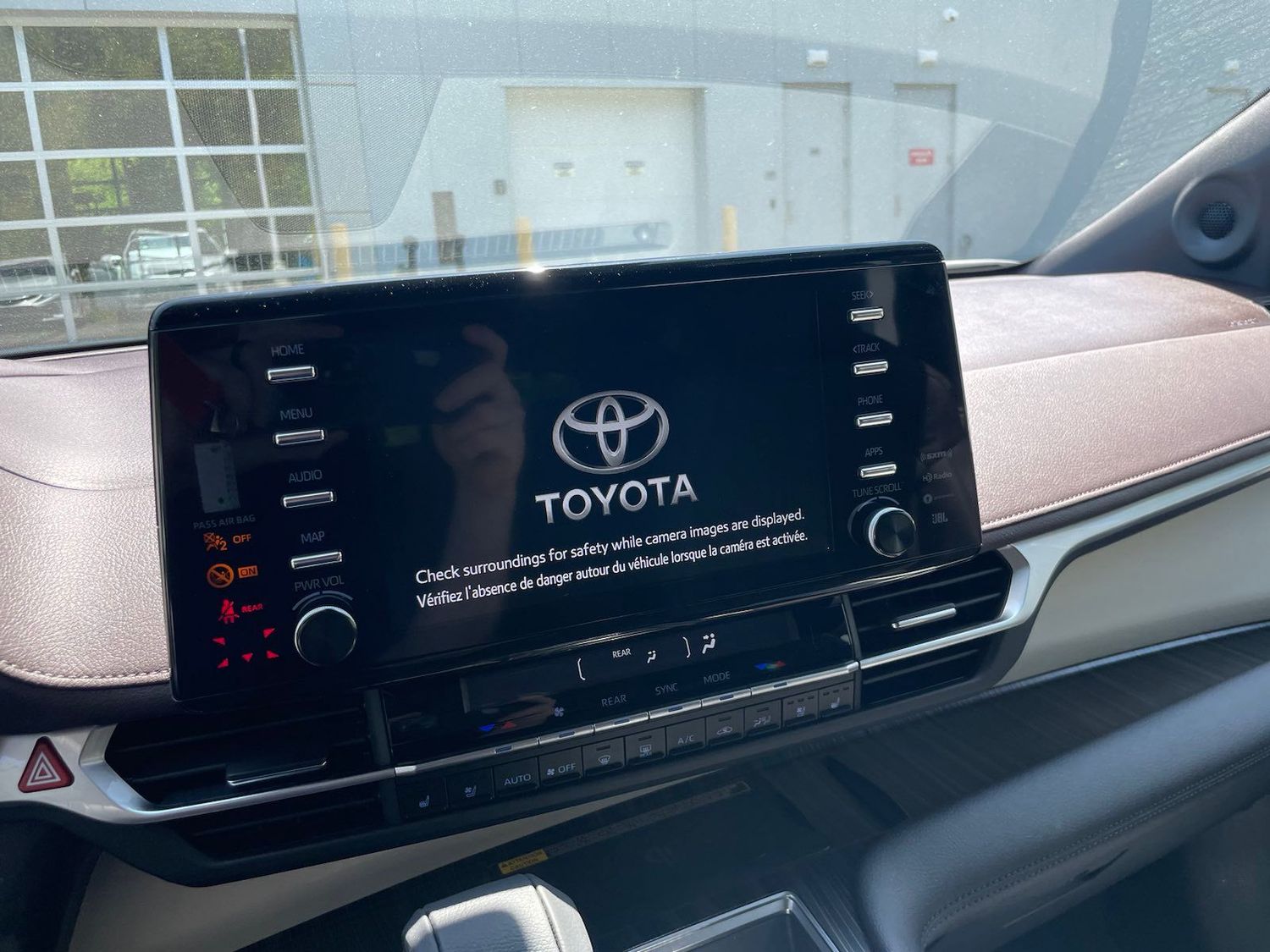 Toyota Sienna Platinum 2023